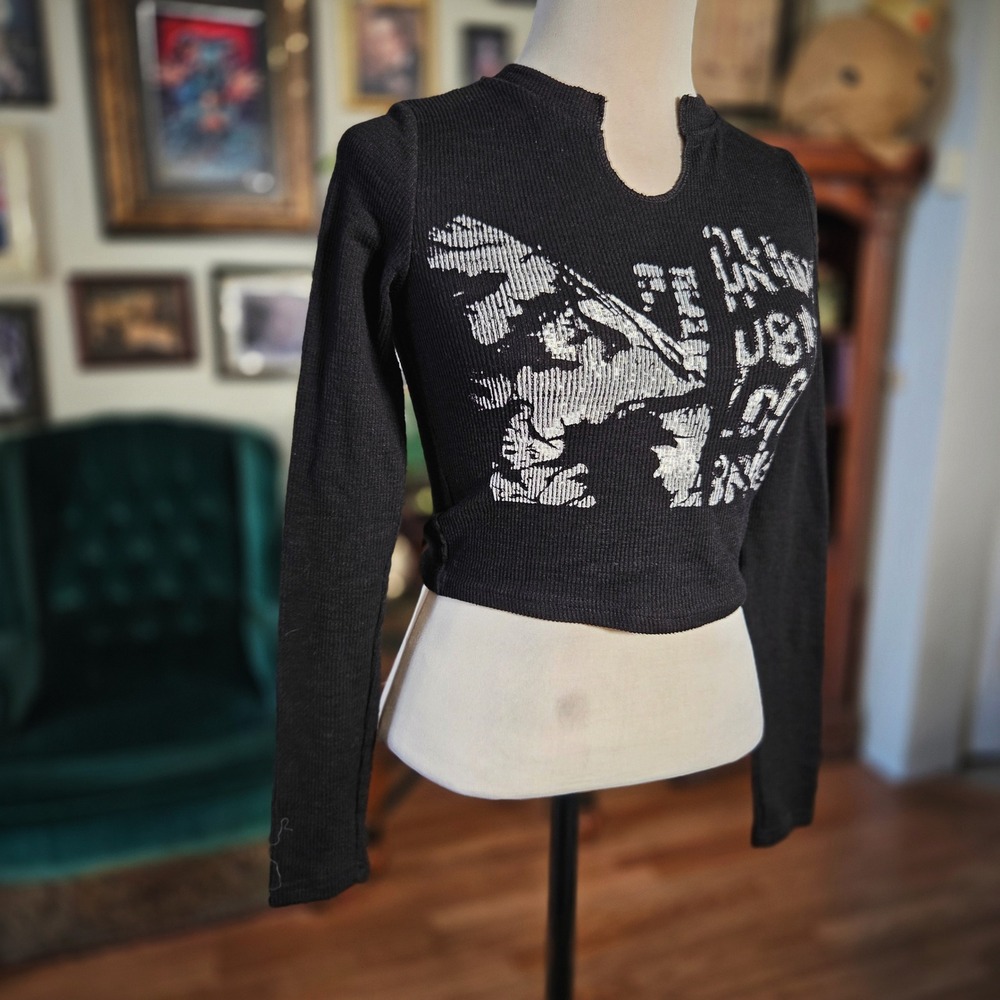 Crop Top Love You So Much by Cutecute Black Graphic Long Sleeve Grunge Y2K